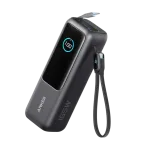 Ovaj Anker Powerbank (25.000 mAh, 165 W, sa ugrađenim i uvlačivim kablovima) napravljen je za ozbiljno punjenje u pokretu. Sa ogromnim kapacitetom od 25.000 mAh i izlaznom snagom do 165 W, može izuzetno brzo da napaja sve – od pametnih telefona do laptopova, puneći MacBook ili iPhone do 50% za manje od 35 minuta. Njegova najveća prednost su dva ugrađena USB-C kabla: jedan uvlačivi i jedan integrisan u izdržljivu ručku za nošenje, što eliminiše potrebu za dodatnim kablovima. Istovremeno možete puniti do četiri uređaja zahvaljujući dodatnim USB-A i USB-C priključcima, dok vas pametni digitalni ekran u realnom vremenu obaveštava o snazi punjenja i preostalom kapacitetu baterije. Uz Anker ActiveShield 2.0 tehnologiju za bezbedno punjenje i kompaktan, robusan dizajn, ovaj powerbank je idealan za posao, putovanja ili svakodnevnu upotrebu kada su vam potrebni vrhunske performanse i maksimalna praktičnost.